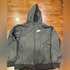 Nike Sportswear Windrunner Hooded Jacket in Black - Boys size Large